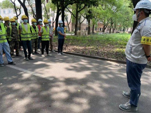 宝冶<em>建筑装饰公司</em>上海宝山区水产路项目部开展安全宣讲活动