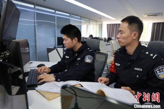 上海警方抓获一非法经营“外汇<em>银行</em>”团伙 涉案金额达2亿元