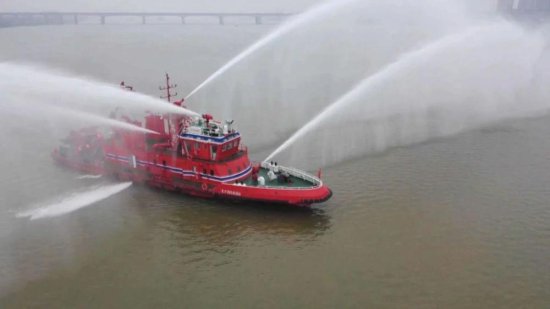 出警快火力猛！<em>长沙</em>消防这艘水上救援神器预计今年入列