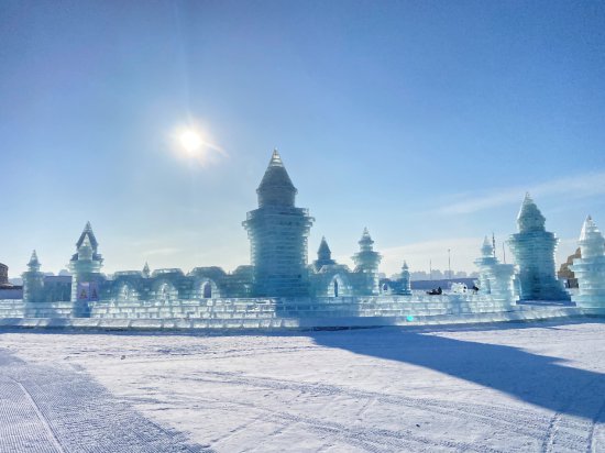 哈尔滨冰雪大世界首次推出臻享VIP休息室，让游客住进童话世界