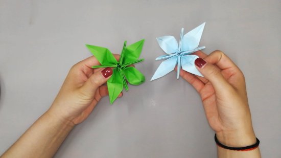 精美的四瓣花折纸，做法复杂但是很漂亮，手工折纸视频教程