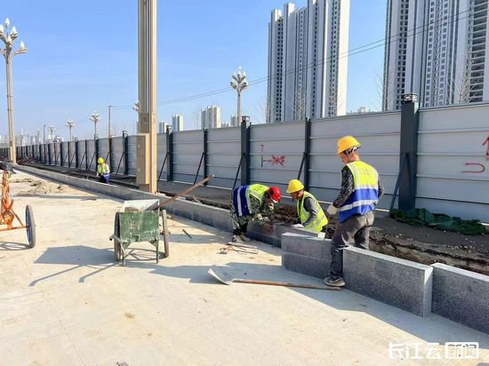 “三横三纵”春节不停工 高新大道葛店段项目4月将如期交付