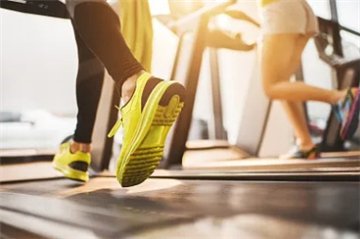 每天跑步和每天举<em>铁的</em>人 谁更健康？最佳运动方式推荐