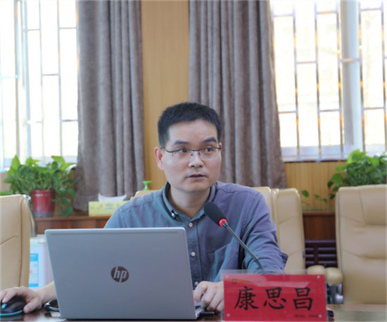 郑州市第五十八中学组织信息技术应用<em>能力提升</em>工程2.0项目培训会