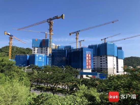 <em>三亚</em>万科临春安居房项目实现封顶 预计明年交房可提供705套住宅