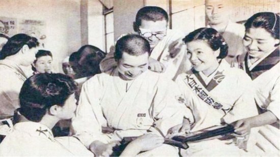 二战时，日本<em>女人</em>为了<em>激励</em>军队作战，她们的做法有多疯狂？