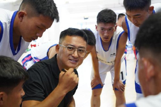 青海省第十八届运动会青少年篮球比赛在贵德开幕