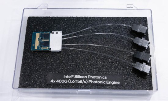 Intel发布面向CPO连接的新型波导连接器