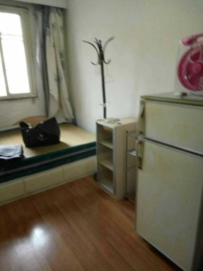 晒晒我在上海1300的出租房，又小又破，改造之后房东竟找茬！