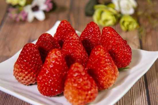 吃草莓<em>的好处与功效</em> 吃草莓的作用