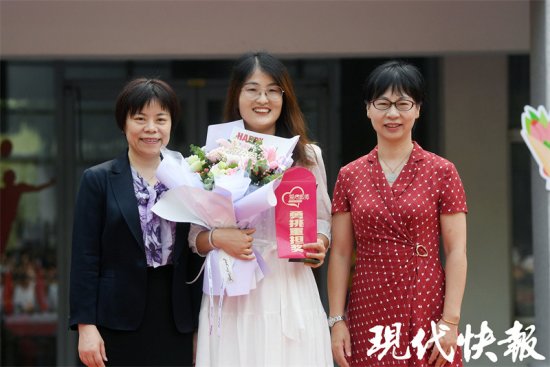 新校长引领新起点，南京这个学校师生共庆教师节