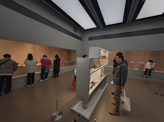 良渚博物院举办漆器艺术展荟萃众多文物精品