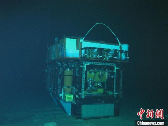 <em>中国最新</em>完成7次“奋斗者”号载人深潜作业 最深达7735.9米