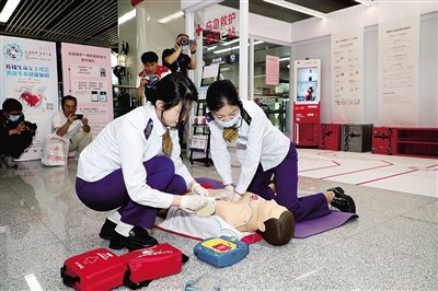 郑州地铁“红十字应急救护专列”发车