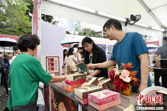 香港举行“上海<em>美食</em>节” 市民感受上海风情