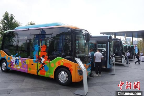 中国新能源公交车总量8年增长超14倍
