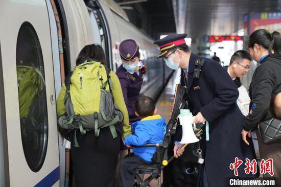 南铁迎来2024春运返程客流高峰 单日客流超百万人次