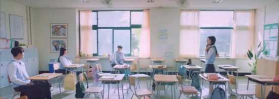 <em>最新韩剧</em>《学校2021》，颜值在线的偶像剧