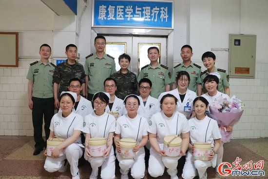 武警<em>湖南</em>总队医院举行“5·12”国际护士节系列庆祝活动