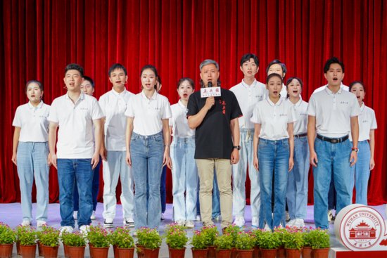 电影《朱英国》全球首映礼在武汉大学举行