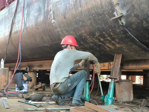 河南省息县：闾河口港造船生产繁忙新年首季实现开门红