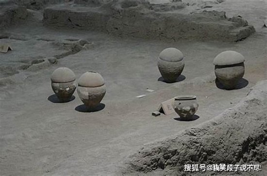 <em>大白菜</em>的江湖地位：从石器时代走来，中国人冬季餐桌上的“王者...