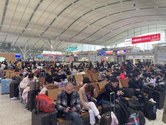 单日45万人次！深圳铁路迎来返乡客流高峰
