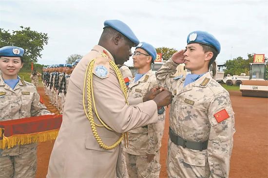 第13批赴南苏丹维和部队官兵获联合国“和平<em>荣誉勋章</em>”