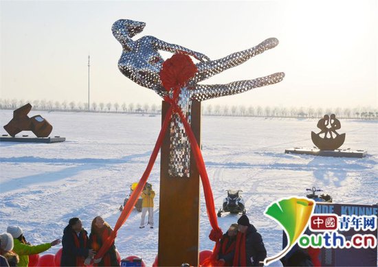 “冰雪+<em>雕塑</em>+冬钓” 哈尔滨呼兰区用创新创意赋能冰雪经济