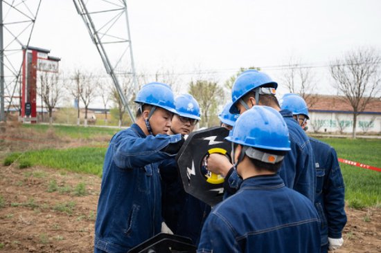 国网庆阳供电公司：无人机新工法应用提高输电检修效率