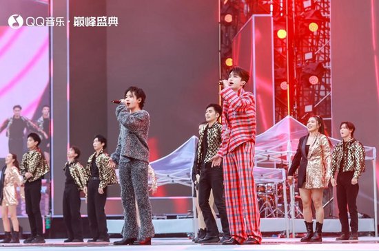 QQ音乐巅峰盛典广州举行，唱响年轻声浪