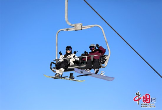 茂县<em>九鼎</em>山太子岭滑雪场开启2023年滑雪季