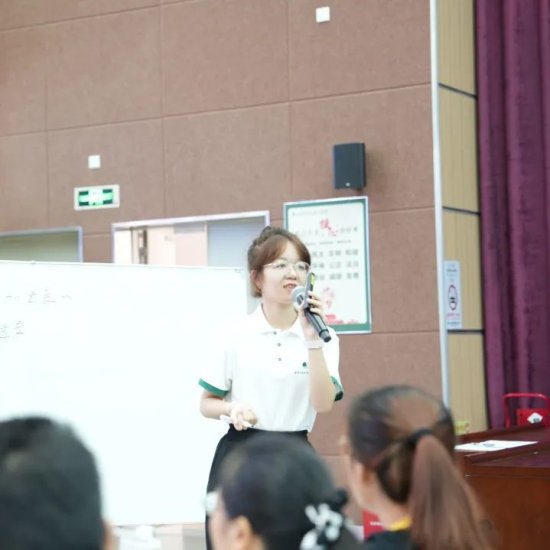 深圳外国语学校高中园举办教师“同课异构”展示活动
