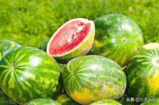 全国哪的西瓜最好吃？经过评比，这8个地方<em>比较有名</em>，有你家乡吗