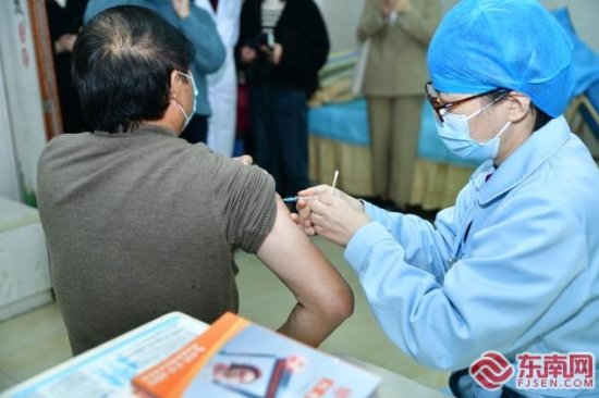 重组<em>带状疱疹</em>疫苗在福建省展开接种 助力中老年人预防“缠腰龙”