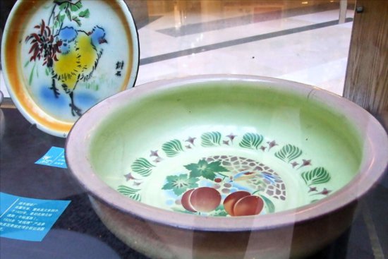 曾经风靡全国的搪瓷碗，到底<em>是什么材料</em>？为什么现在很少见到