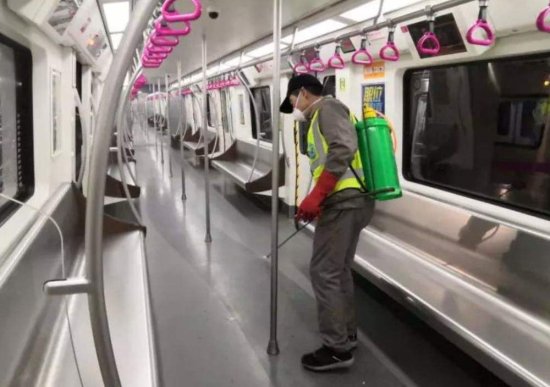 成都地铁客流不够扣员工工资，我认为没毛病！