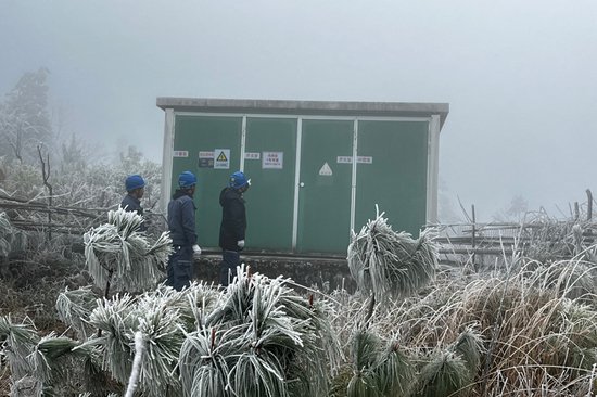 南方电网在广西桂林启动今冬首轮融冰