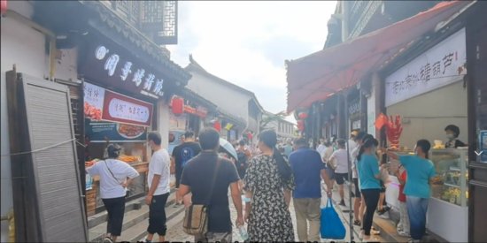 上海城郊千年古镇，古朴古香游人如织，满街美食缺少本帮<em>菜</em>