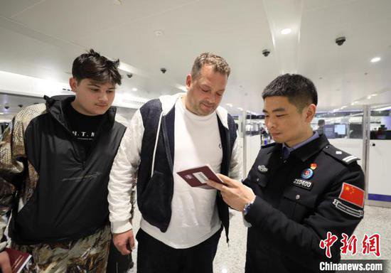 中国免签“朋友圈”再扩容 杭州口岸迎欧洲6国免签旅客