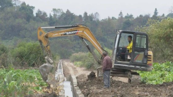 连州市长督导镇村污水处理设施和高标准农田建设项目工作