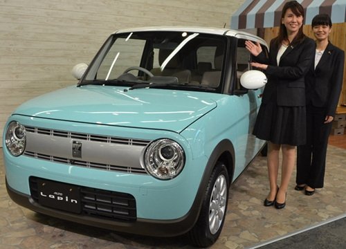 日本推出女性专用汽车<em> 带梳妆台</em>能自动问候