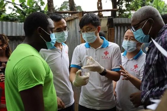 唯一一支！中国援外医疗队深入<em>海外</em>开展青蒿素防治疟疾