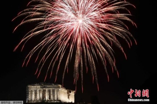 希腊领导人发表新年贺词 对<em>疫情结束</em>持乐观态度