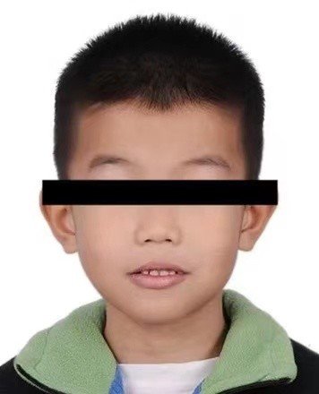 湛江警方为7岁<em>男孩</em>寻亲！7年前有人发现他被遗弃在灯塔公园