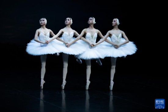 中央芭蕾<em>舞团</em>在港表演《天鹅湖》