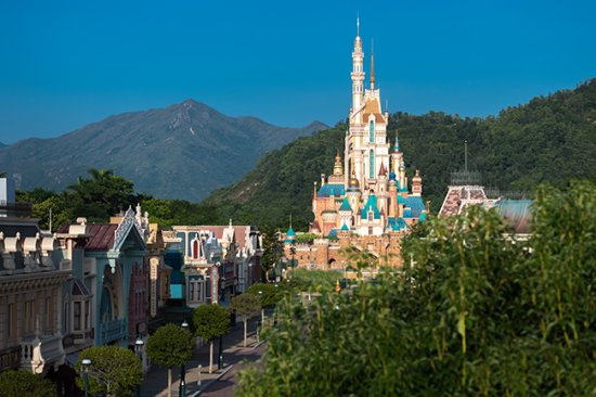 香港迪士尼乐园15周年 推出多款优惠产品