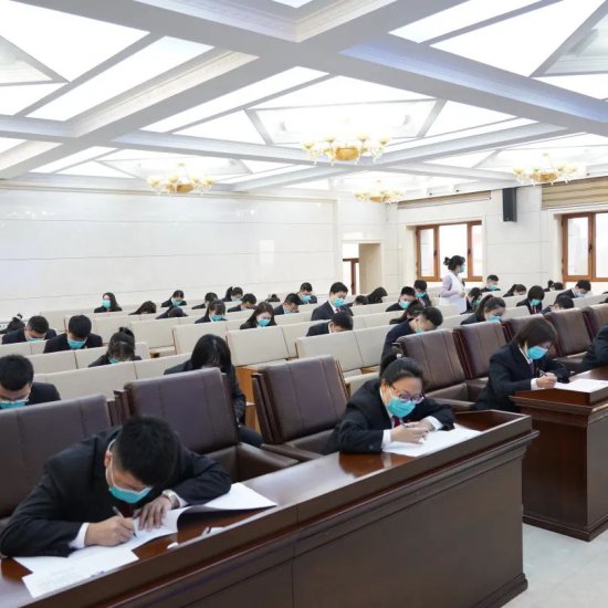 乌市法院开展聘用制书记员及自聘人员考试考核