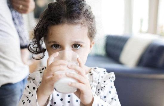 这3种<em>孩子</em>喜欢喝的奶，贵不说，还没营养，很多<em>父母</em>都在<em>给孩子</em>买