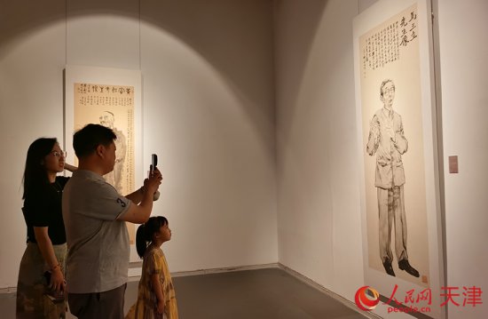 “立雪功成九品莲——刘波学艺展”在天津美术馆开幕